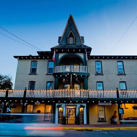 The Gananoque Inn Exterior photo