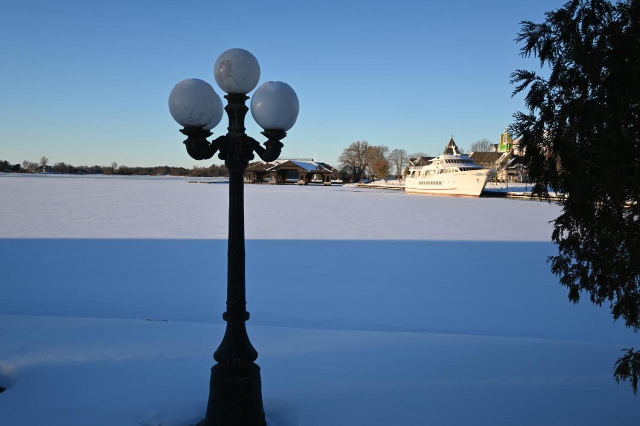 The Gananoque Inn Exterior photo
