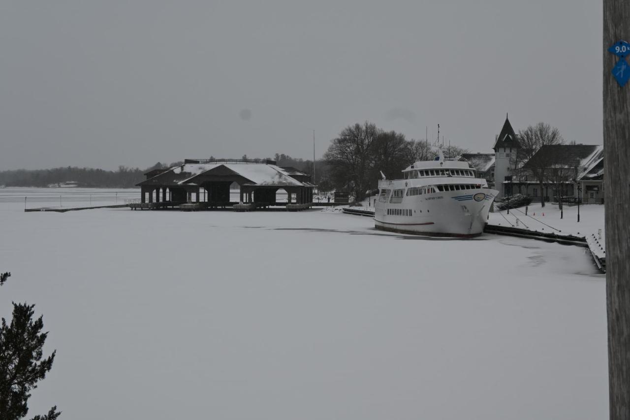 The Gananoque Inn Exterior photo