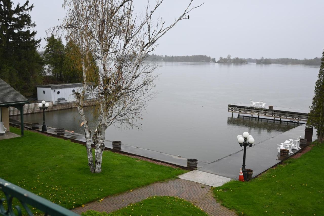 The Gananoque Inn Exterior photo