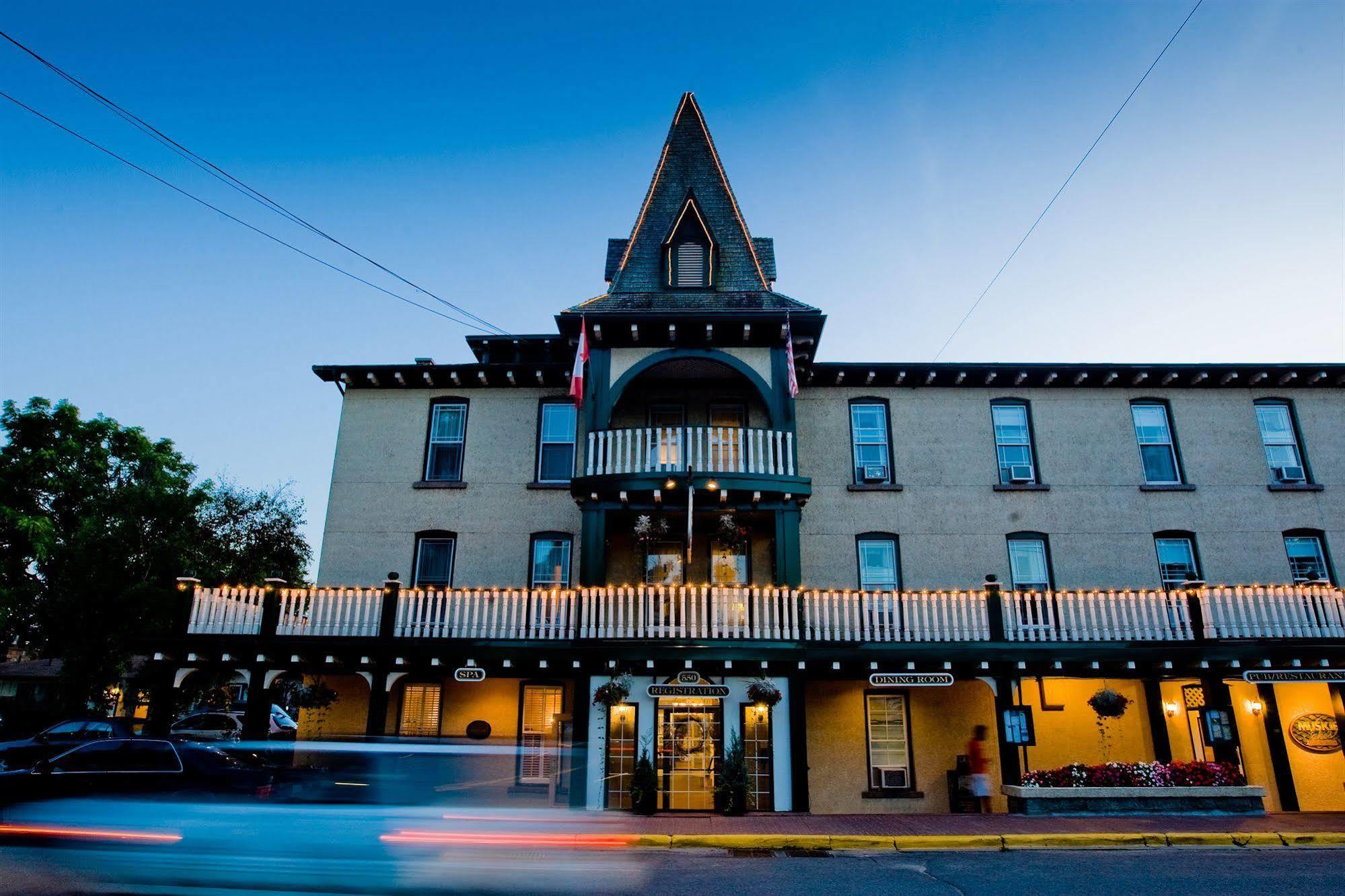 The Gananoque Inn Exterior photo